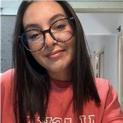 Me defino como responsable y con mucha paciencia. Soy agradable y me encantan los niños